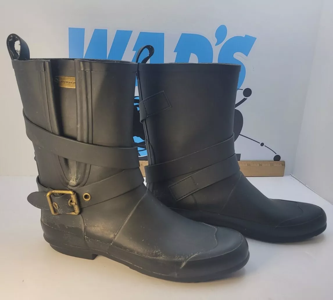 Burberry rain boots with buckle 2025