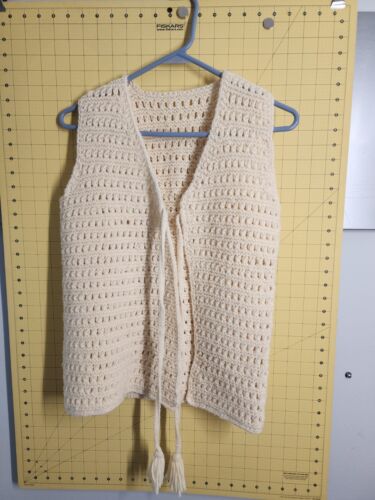 Pull en tricot ouvert vintage couleur crème années 70 crochet gilet cravate avant boho grand-mère - Photo 1 sur 8