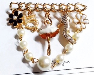 Broche Créateur Avec Breloques - Style Célèbre #5, Neuf Avec Étiquettes