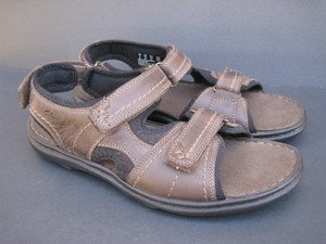 clarks velcro sandals