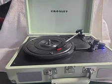 Crosley Cruiser Premier Vinyl Record Player Speakers and Bluetooth no AUX cord