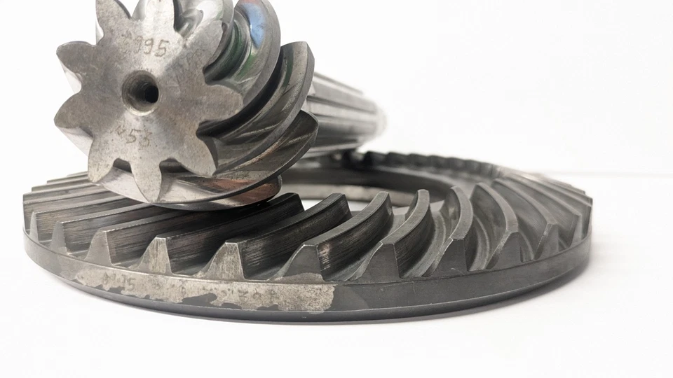 Porsche 911 930 turbo Transmission Ring and Pinion Gear Set 1978-1989 Date 11/80 - Image 2 of 4