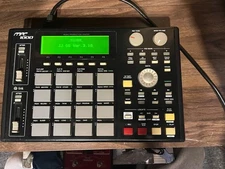 AKAI professional MPC1000 Black with Power Cable Tested and Working Sampler