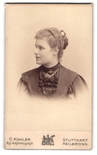 Fotografie C. Kohler, Stuttgart, junge Frau Minna Mau auf Göppingen 