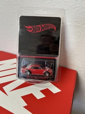 Hot Wheels Japan Convention 2023 1972 Skyline HT 2000GT-R Right Side 1/64