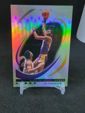 2006 Trademark Moves Refractor Serial Numbered 57/149 Kareem Abdul-Jabbar #90