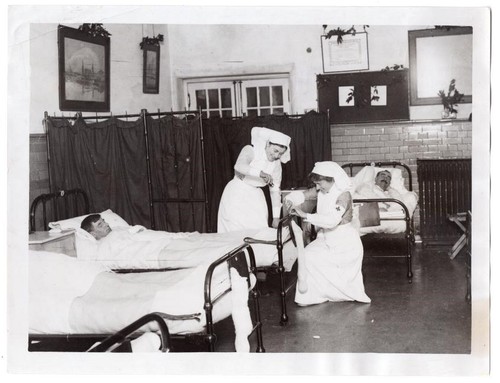 WWI Red Cross Put of Stockings Wounded Princess Louise Hospital News Photo