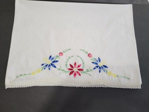 Vintage Baumwolle Kissenbezug Handbestickt Rot Blau Blumen Häkelborte 20"x29" - Bild 7 von 9