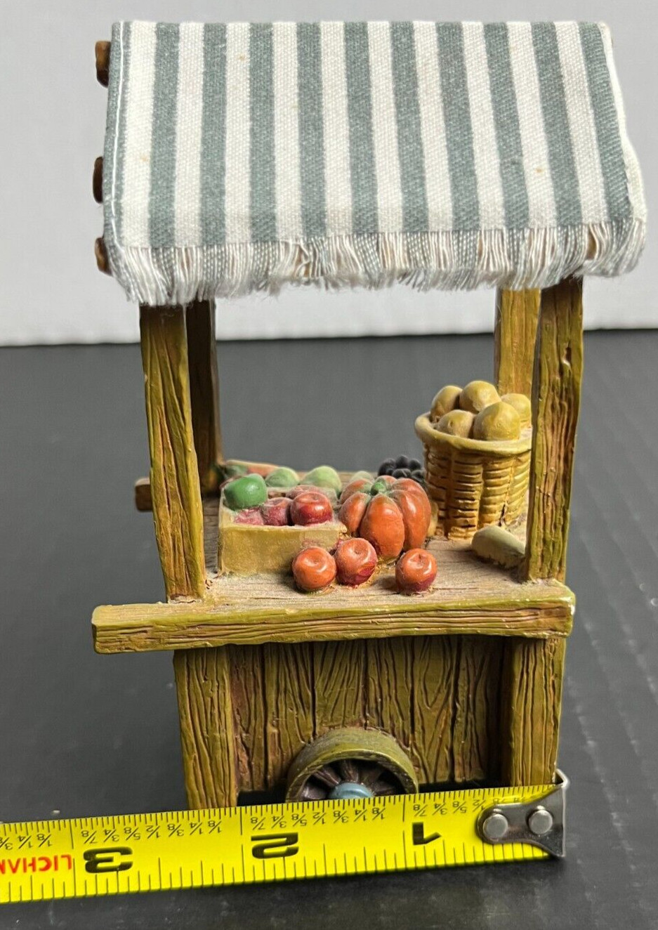 Vintage 1997 Vegetable Stand Cart Village Market Mini Diorama Ornament Roman Inc