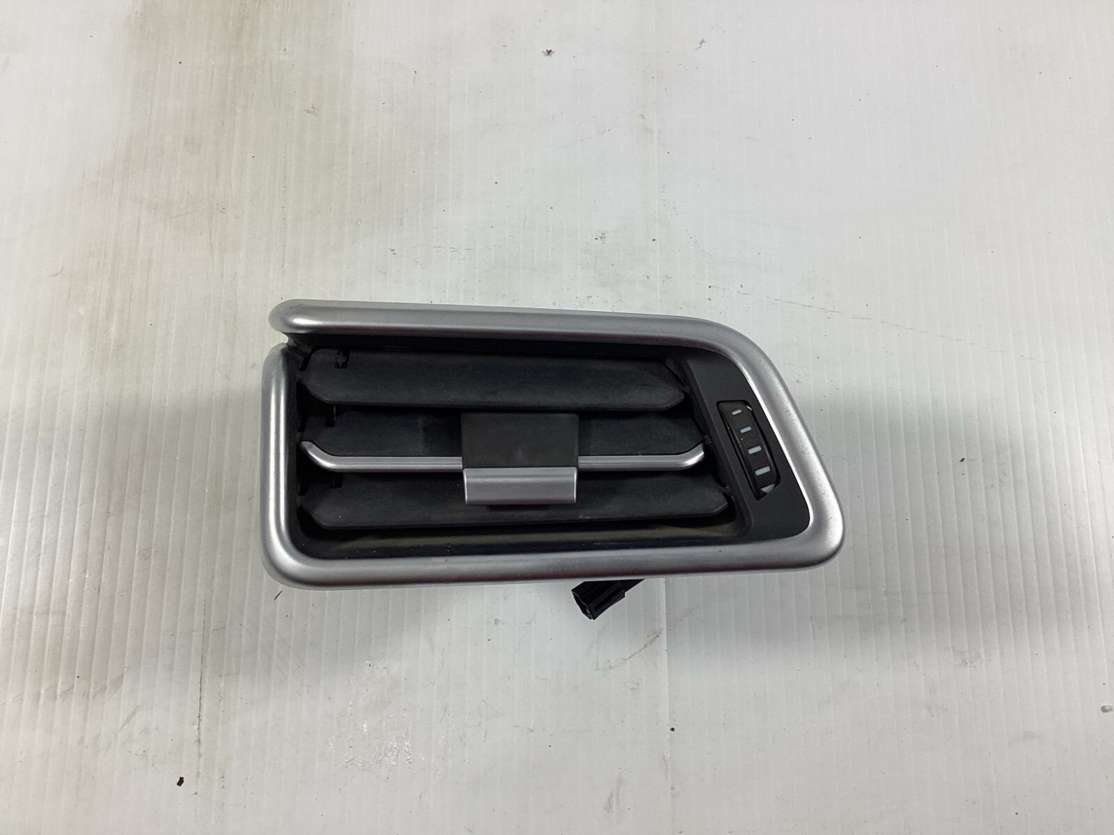 Maserati Ghibli 2014-2022 Front Left Air vent