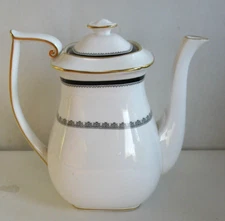 CAMELOT Y8137 by Spode bone china  Coffee Pot 7" 5 cup Made in England 1970-1977