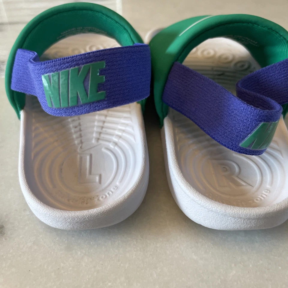 Sandálias Nike Kawa bebê/criança slides tamanho 8C verde violeta branco BV1094-300 - Imagem 4 de 4