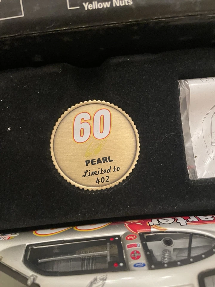 Equipo Calibre AUTOGRAFIADO Greg Biffle #16 The Flash Liga de la Justicia Carta PERLA Foto 3 de 4