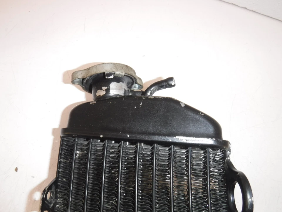 2002 ktm 640 duke 2 ii lc4 right w/ cap ENGINE RADIATOR  COOLER COOLING RADIATER - Image 2 of 4