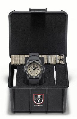 New Luminox XS.3251.CBNSF.SET Navy SEAL 1 25/32 in Diver Watch Sapphire Crystal