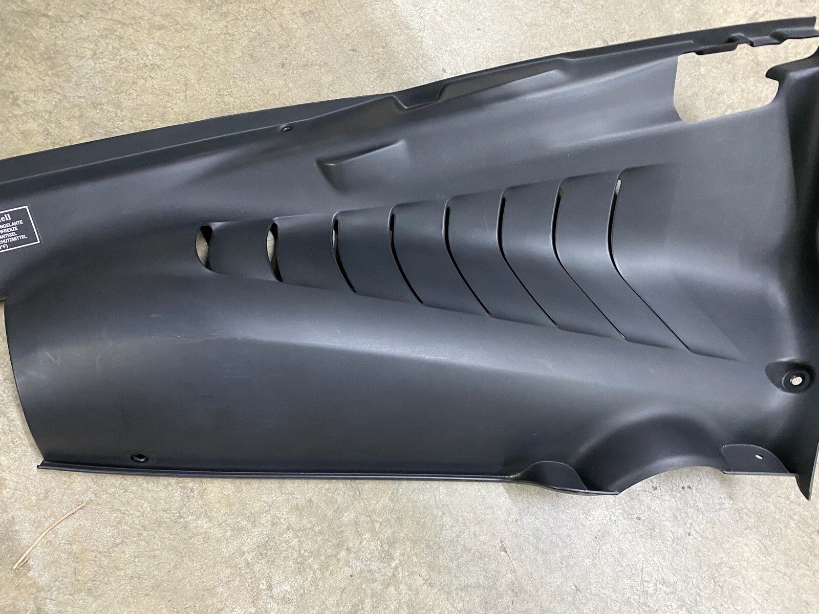 OEM FERRARI 488 GTB DRIVER REAR ENGINE BAY COVER PANEL VENT TRIM LEFT 86258000