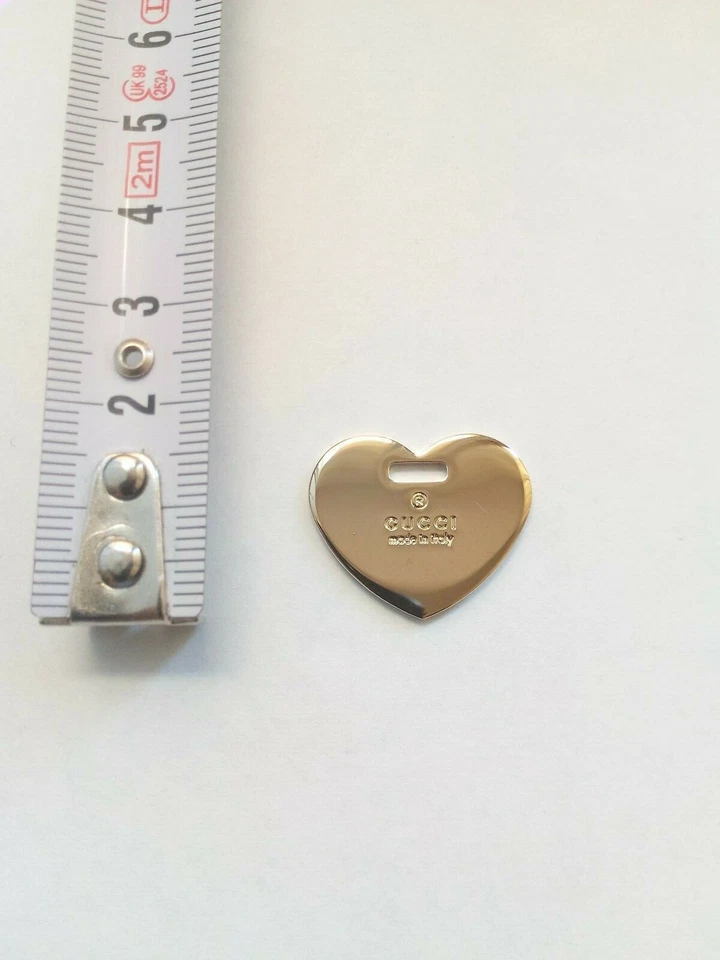 GUCCI CIONDOLO-PENDAGLIO GUCCI ORIGINALE FORMA CUORE ARGENTO NUOVO - Immagine 2 di 2