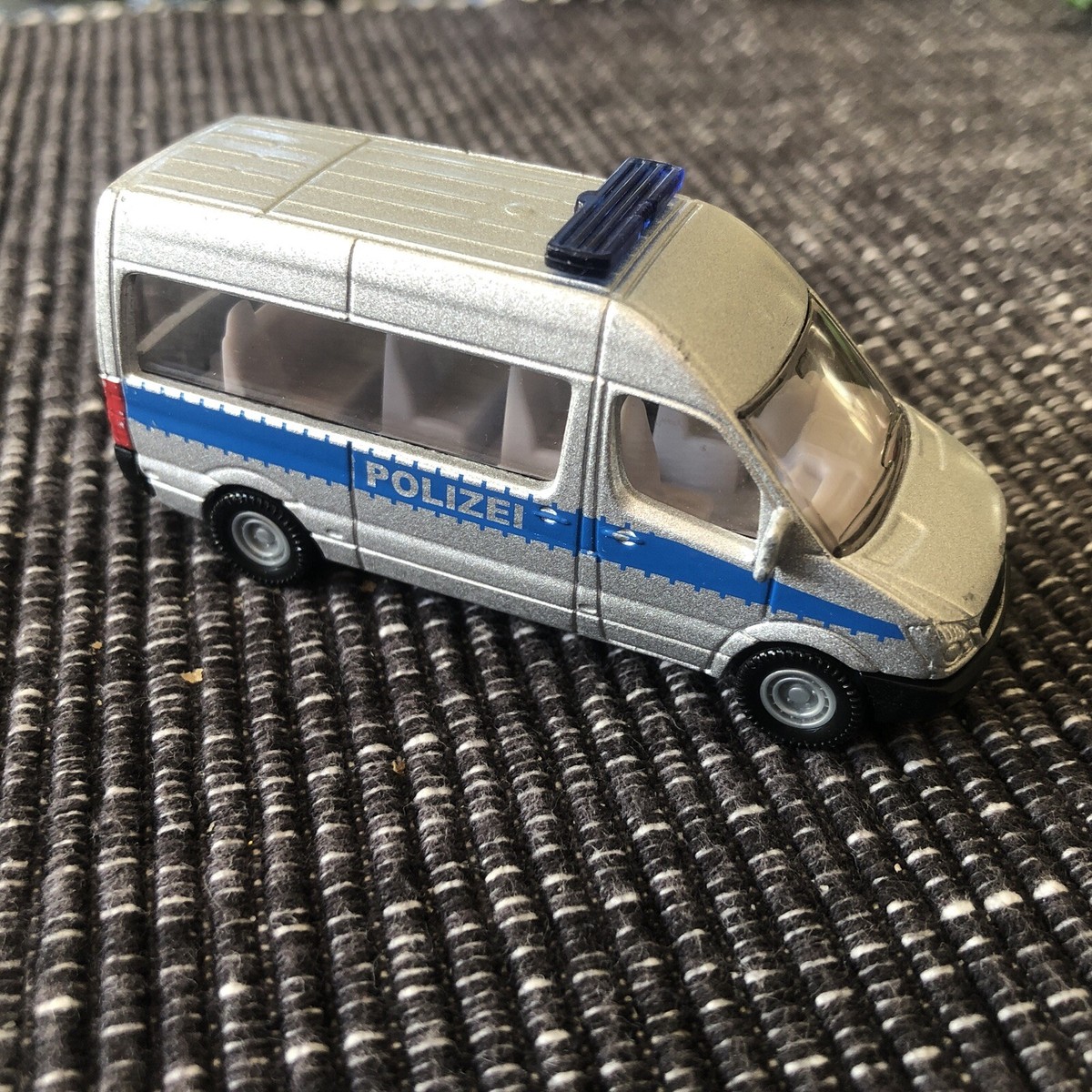 siku (ジク) No.1318 Peterwagen POLIZEI siku (ジク) No.1318 Peterwagen POLIZEI