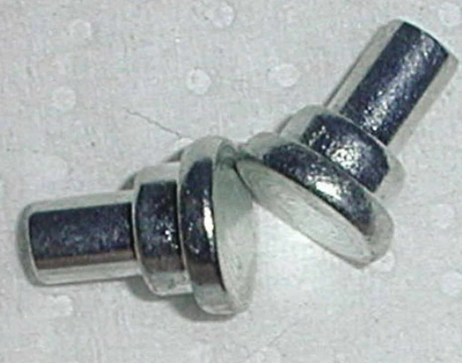 2 rebites de janela de ventilação NOS para todos os captadores GM/GMC VAN BLAZER SUBURBANO 4x4 ETC - Imagem 2 de 4