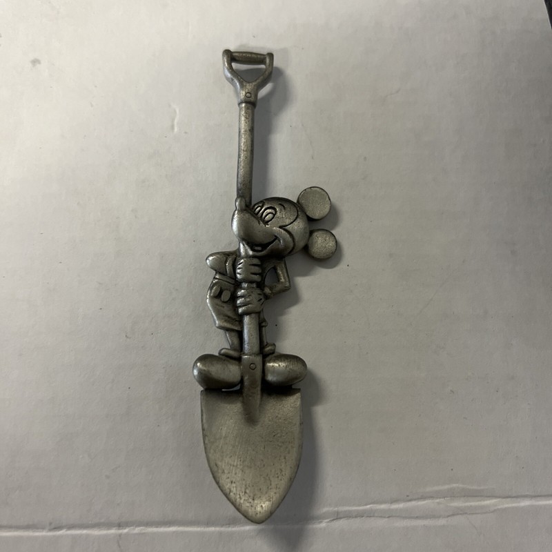 VTG MICKEY MOUSE ON SHOVEL 4" COLLECTOR PEWTER SPOON Walt Disney Productions