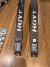 Hoyt Axia ILF 44# Medium Limbs