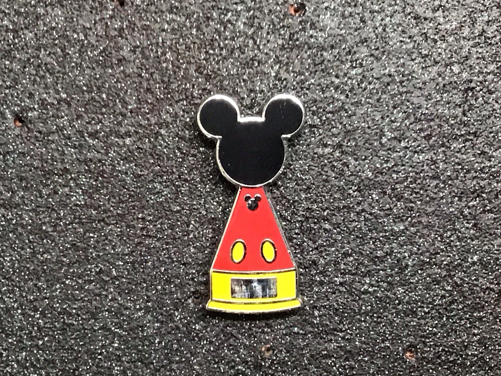 DLR - Mickey Mouse Hidden Mickey - Trophies Disney Pin 146770 Disneyland Resort