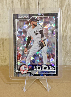 Devin Williams Black Diamante/10 2026 Topps Series 1 #239 New York Yankees