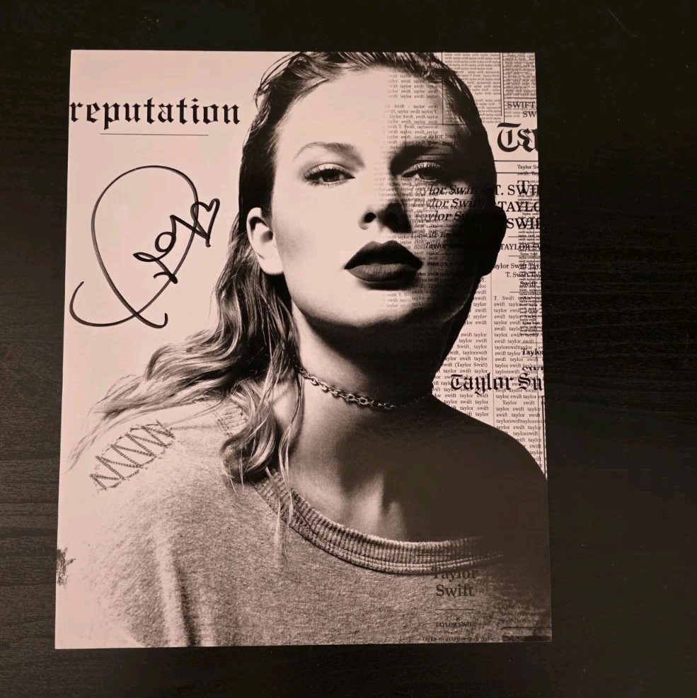 TAYLOR SWIFT 8X10 SIGNED PHOTO AUTOGRAPH REPUTATION ORIGINAL