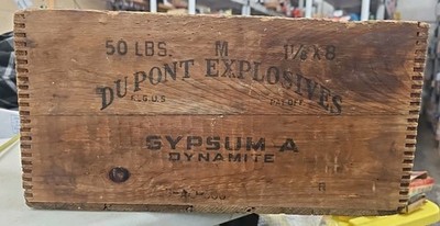 DuPont Explosives Wooden Box, GYPSUM A DYNAMITE. (F64)