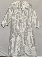 WHITE Graduation Gown Shiny Robe Size 5 3 to 5 5 - 47 long EXCELLENT COND