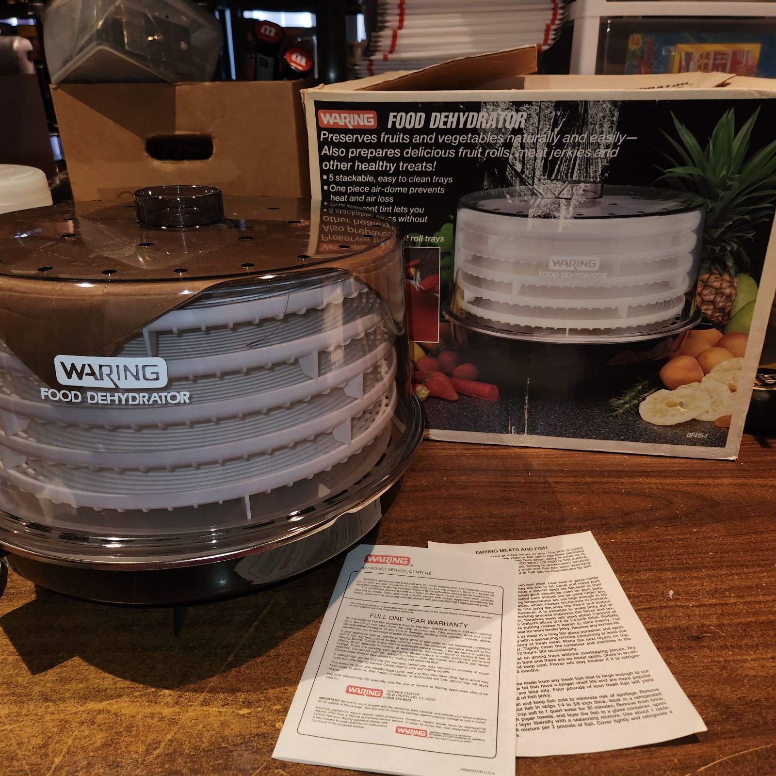 VIntage In Box Waring Food Dehydrator Model #DF415-1 Trays F