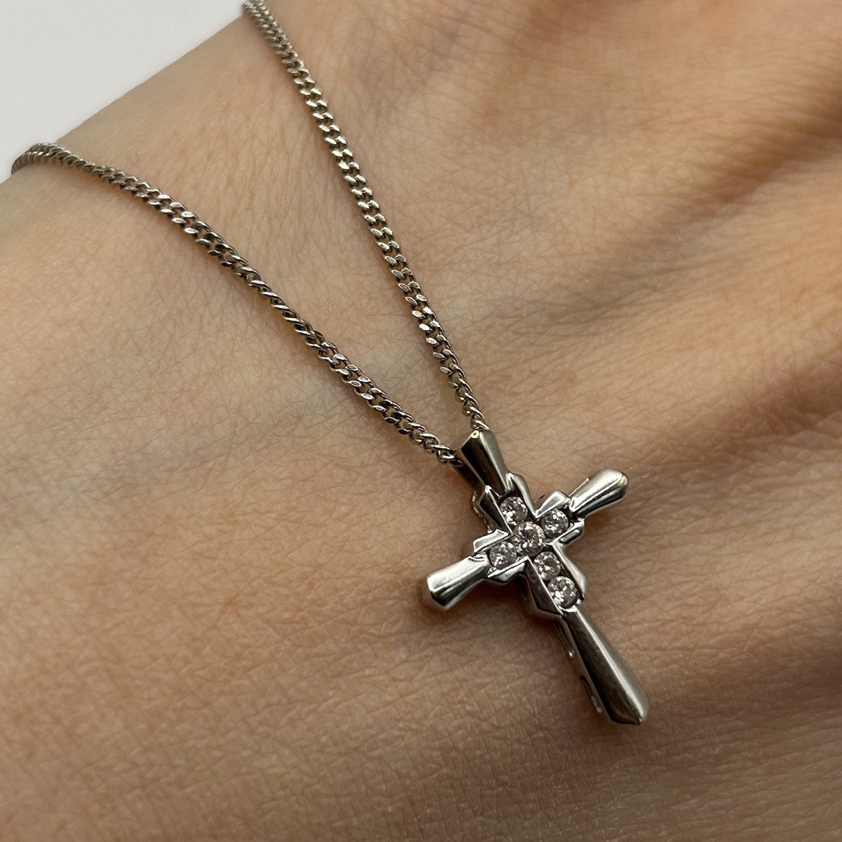 Diamond Cross Pendant Curb Chain Necklace 18ct 18k White Gold 18