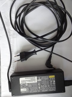 Fujitsu PJW1942N FMV AC325A 19V 4.22A AC Adapter Laptop Power Supply Netzteil