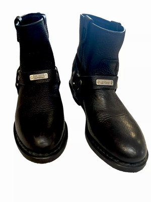 Black Women s Leather Buckle Harness Moto Biker Boots Size:  8.   NWT Boots!