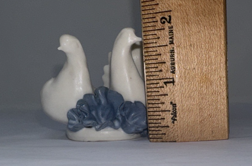 RARE Mid century Porcelain Dove Pair on Flower Figurine CP - Picture 9 of 11
