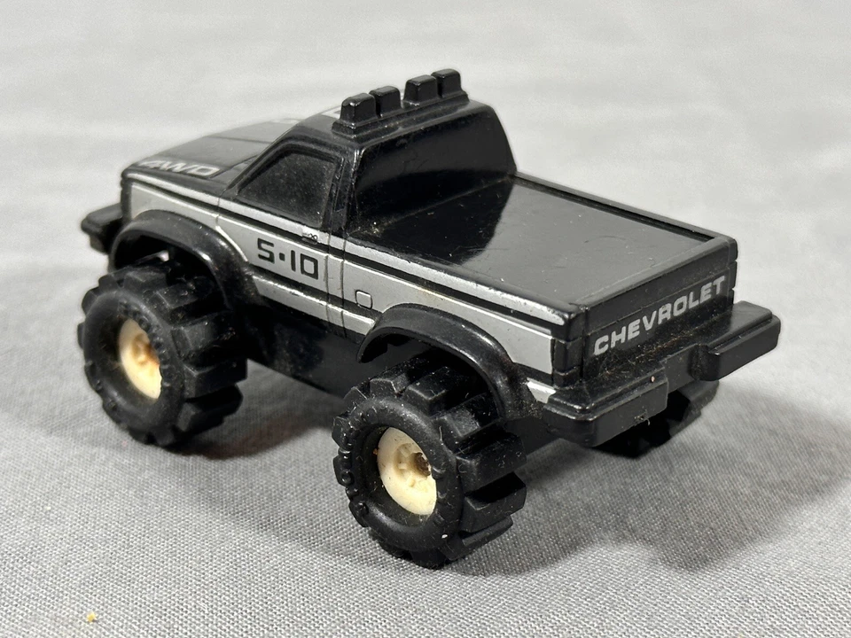 VINTAGE 1980s Schaper Mini Stomper Chevrolet S-10 Pickup 4X4 Offroad Chevy S10 - Image 4 of 4