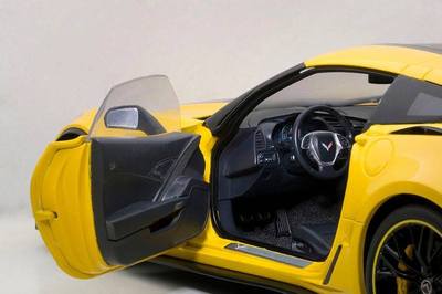 Autoart 2016 CHEVROLET CORVETTE RACING EDITION YELLOW C7-R Z06 1