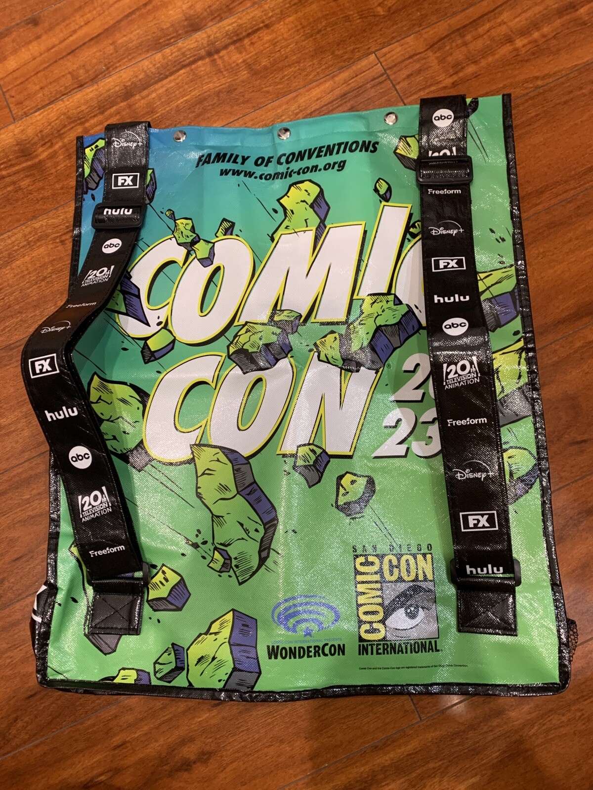 SDCC 2023 Swag Bag Backpack Exclusive Praise Petey HULU San Diego Comic