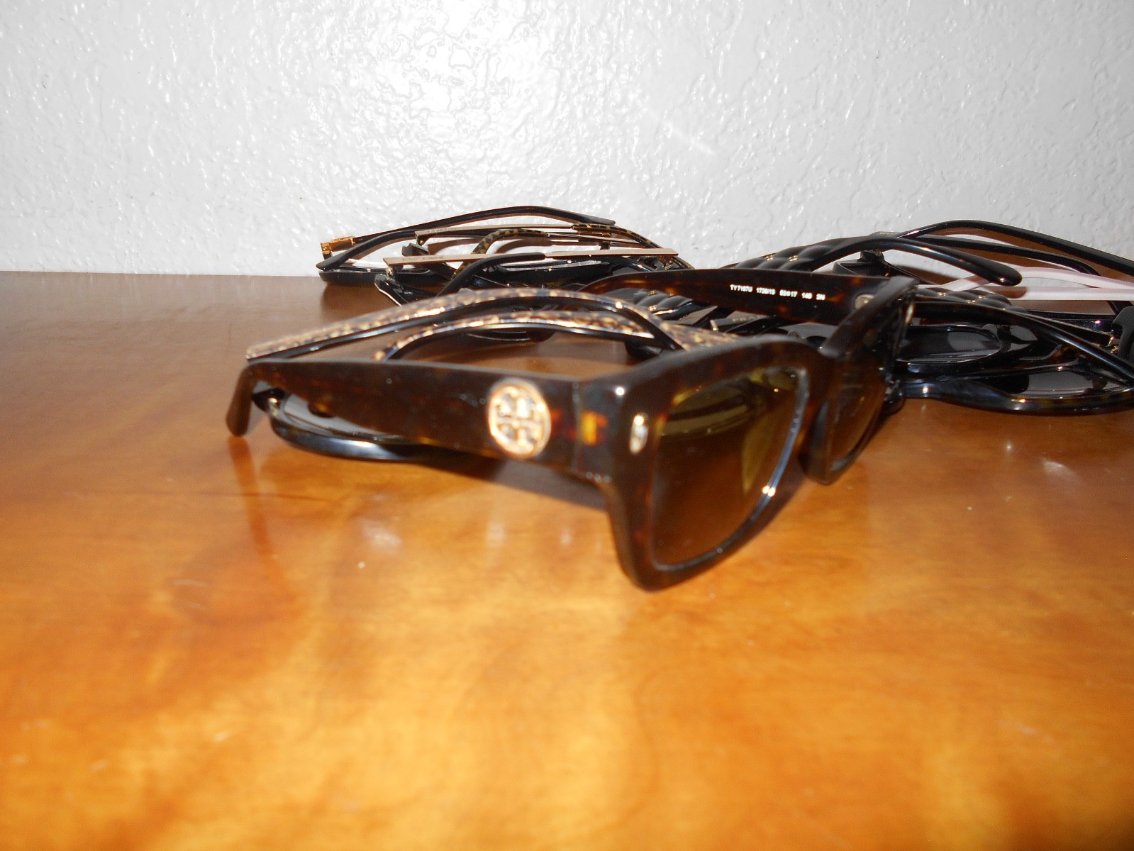 Designer Sunglasses Mixed Lot of 10 Authentic Damaged Sunglasses thumbnail 4