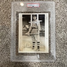 1935 HOF Walter Johnson - PSA Type III - Senators In International News Photo
