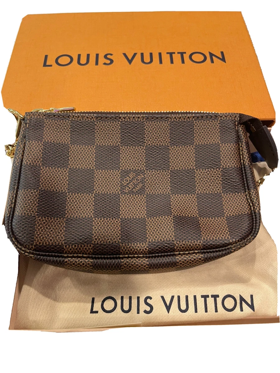 Louis vuitton outlet checkered pochette