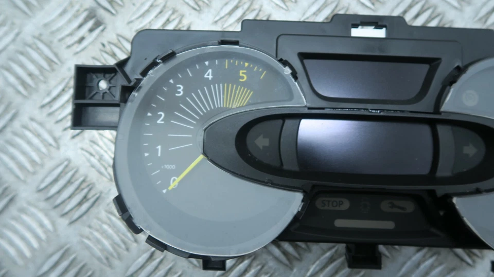 2014 RENAULT CAPTUR DCI 1.5 DIESEL MK1 SPEEDOMETER REF13315 - Image 3 of 4