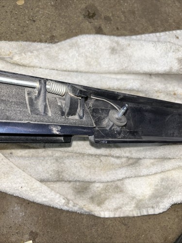 05-07 Jeep Grand Cherokee Rear Tailgate License Plate & Handle Bezel Manilla - Picture 5 of 17
