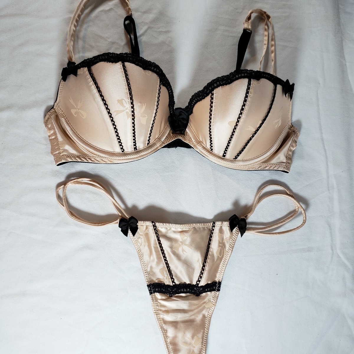 Victoria's Secret Sexy Little Things Satin Push-Up Bra Thong Set 34C Small Gold Victoria's Secret Sexy Little Things Satin Push-Up Bra Thong Set 34C Small Gold