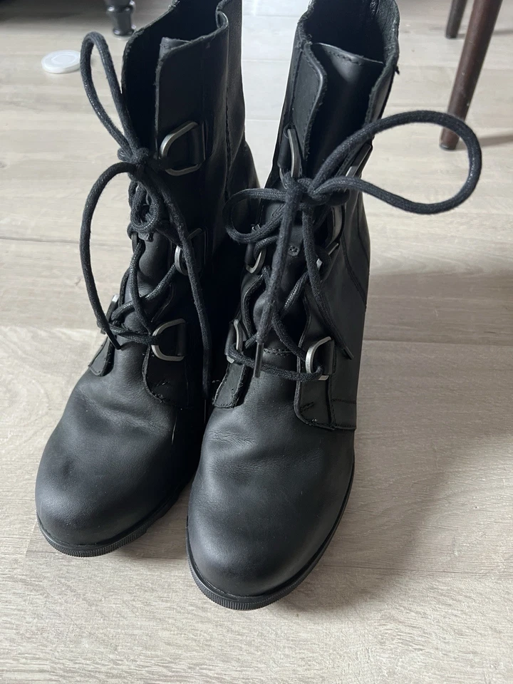 Sorel Joan Of Arctic Wedge II Black Leather Lace Up Boot Women's Size 10 - Image 2 of 4