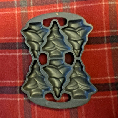 John Wright Co. 1991 Cast Iron Christmas Tree Mold Cake Pan Holiday Baking