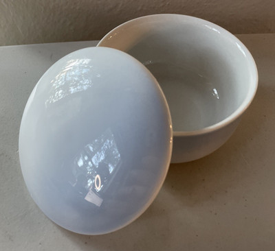 Vintage BING & GRONDAHL Porcelain Vanity Dresser Powder Jar Trinket Ring Box