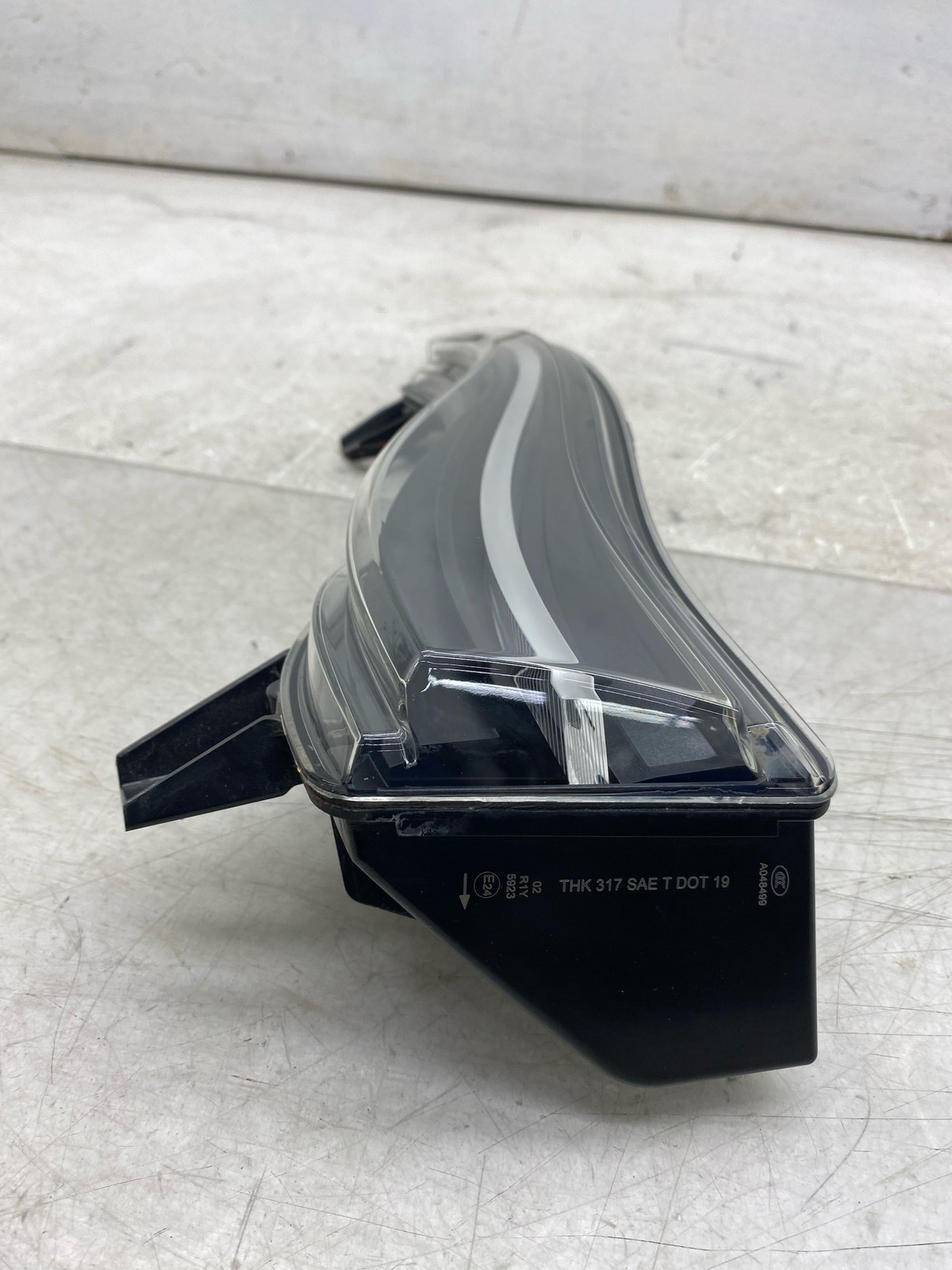 2020-2025 ASTON MARTIN DBX OEM RIGHT REAR LIFTGATE LED LIGHT LAMP MY83-138452-BD