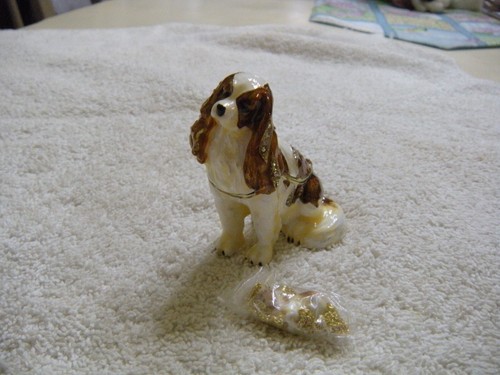 Enameled Springer Spaniel Dog with necklace