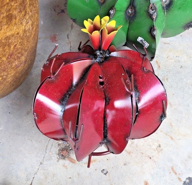 MEXICAN METAL ART CACTUS With BLOOM small (A&H) ***FREE FREIGHT